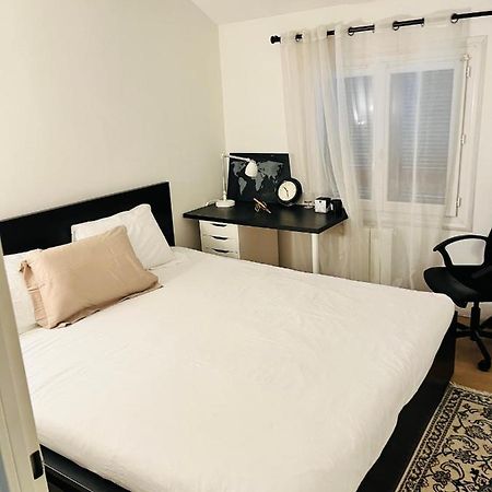 רואיסי-אן-פרנס Private Rooms In A Tiny Home 4 Min Drive To Airport Cdg ,1 Private Bathroom Ideal For Families And Friends מראה חיצוני תמונה