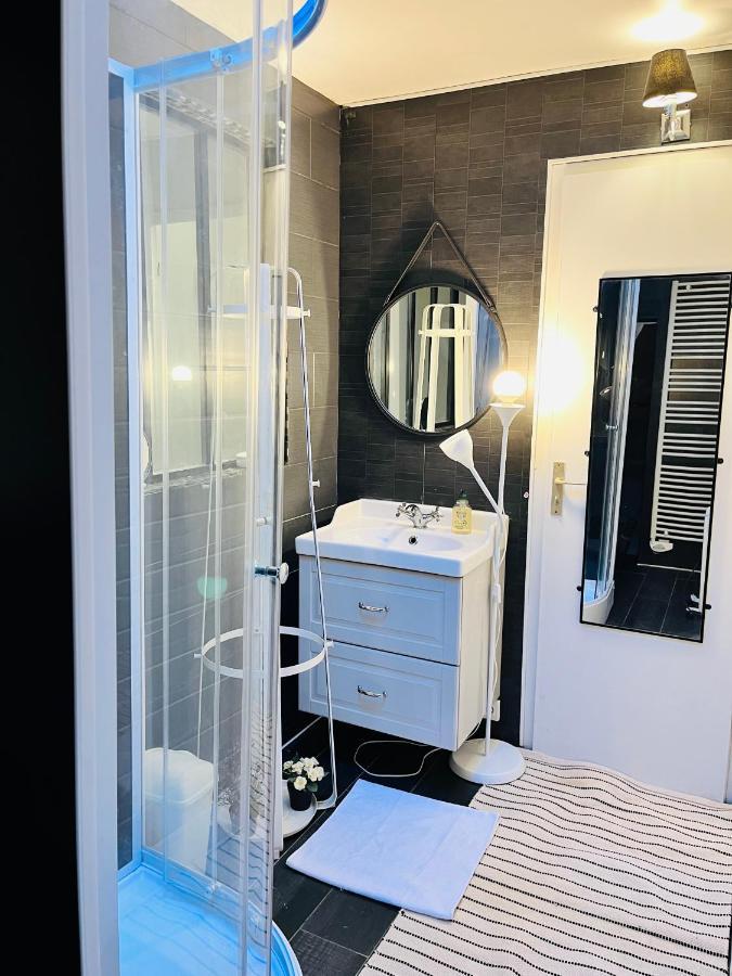 רואיסי-אן-פרנס Private Rooms In A Tiny Home 4 Min Drive To Airport Cdg ,1 Private Bathroom Ideal For Families And Friends מראה חיצוני תמונה